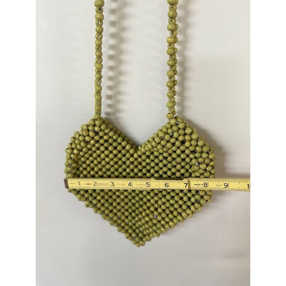 Urban Outfitters? Crossbody Bag Green Vacay Women Heart Shape Wood Beaded - Picture 6 of 7